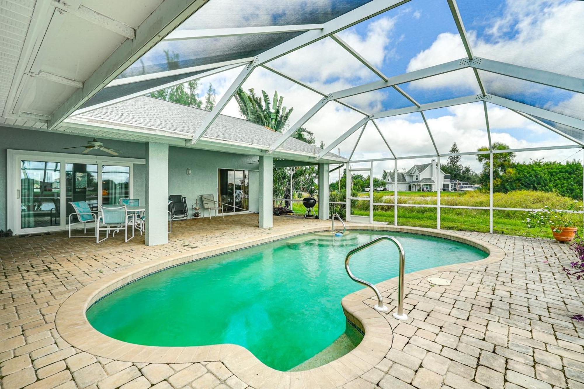 Waterfront Cape Coral Home With Lanai And Private Pool Matlacha Exterior photo